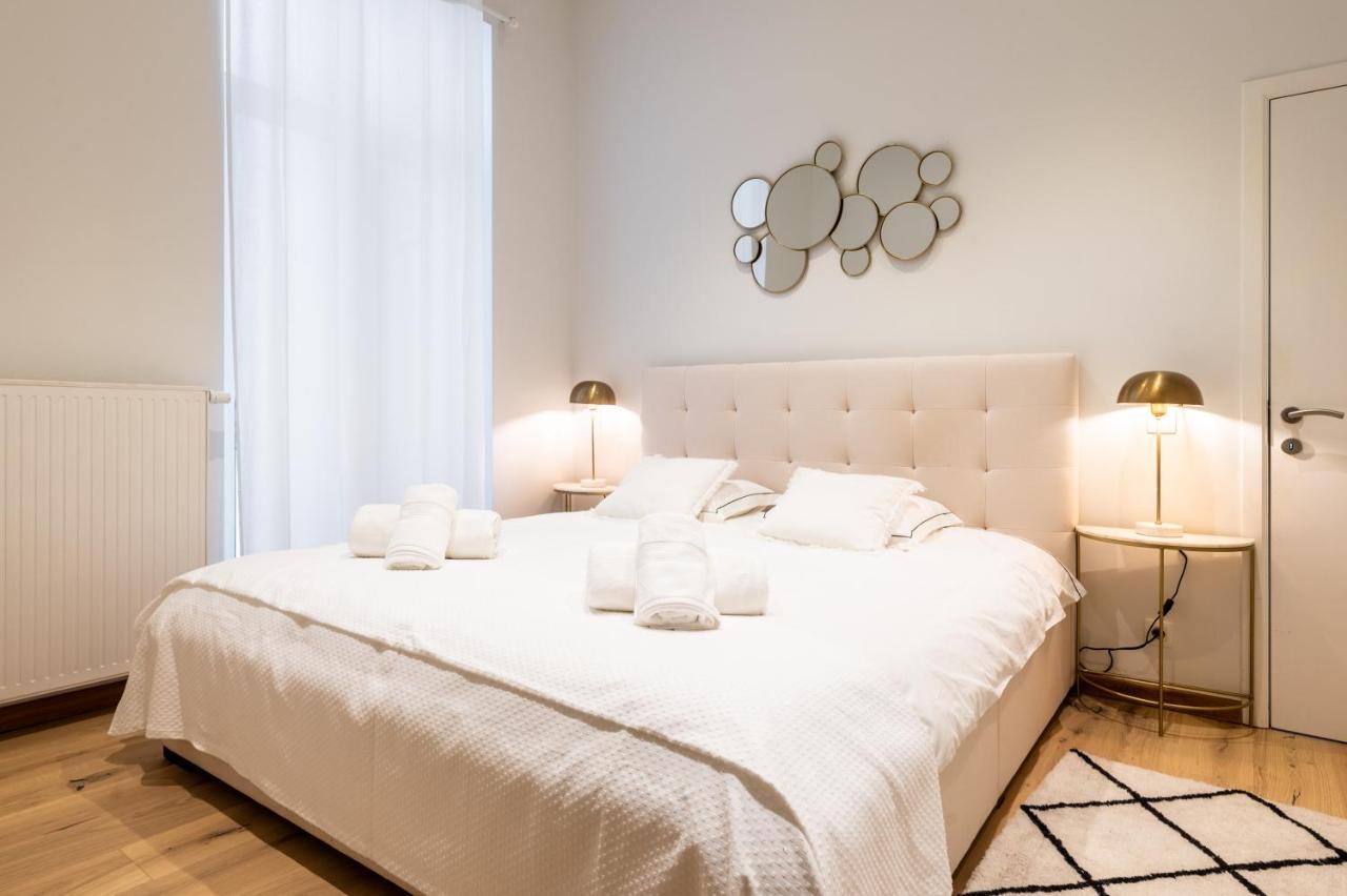 Brussels Centre Bnb Sablon I, II Et V Bagian luar foto